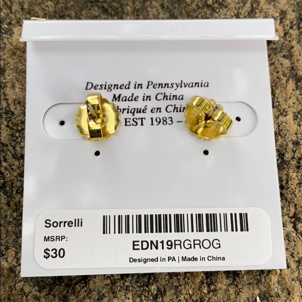 Sorrelli Rose Garden Rose Gold Stud Earrings NWT - Picture 5 of 5